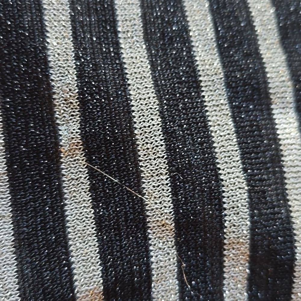 Shelley M Metallic Stripe Crop Wrap Top Size S - Picture 16 of 16